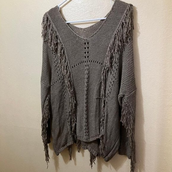 LIRA Women's Brown Fringe Accent Knit Oversized Boho Sweater Size Small - Picture 2 of 6